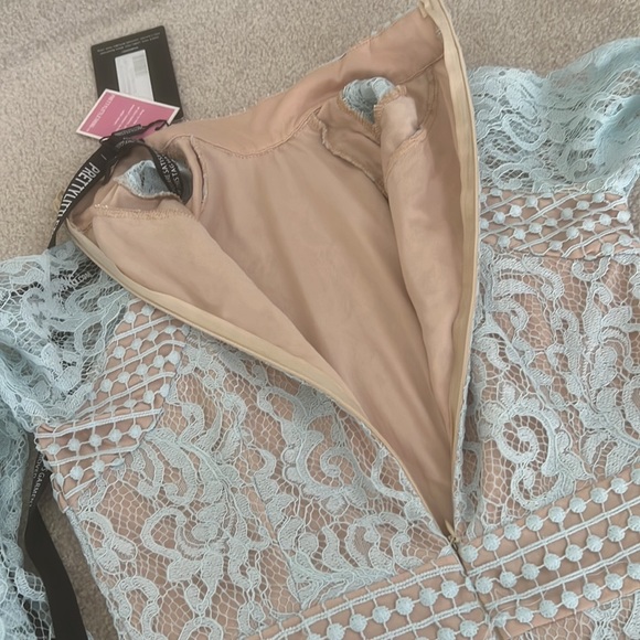 Pretty Little Thing Lace Dress - Picture 6 of 7